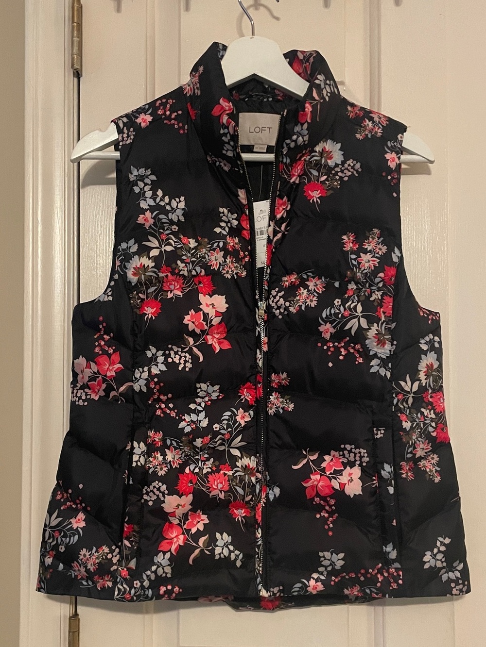 NWT LOFT XS Floral Puffer Vest | Classic & Feminine Layer